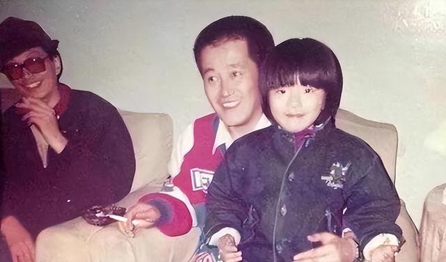 赵本山长子赵铁蛋因病去世，女儿成网红，上亿家产花落谁家?