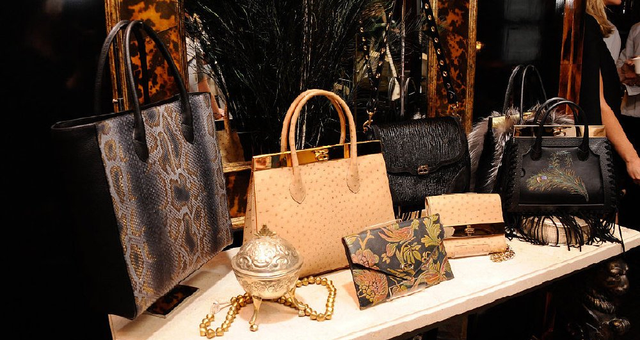 几乎全是假货！利润高达2400%，咋消费者还前赴后继争相购买？