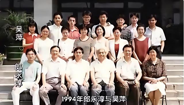 前央视主持人郎永淳，知法犯法沦为阶下囚，今54岁发福衰老变化大