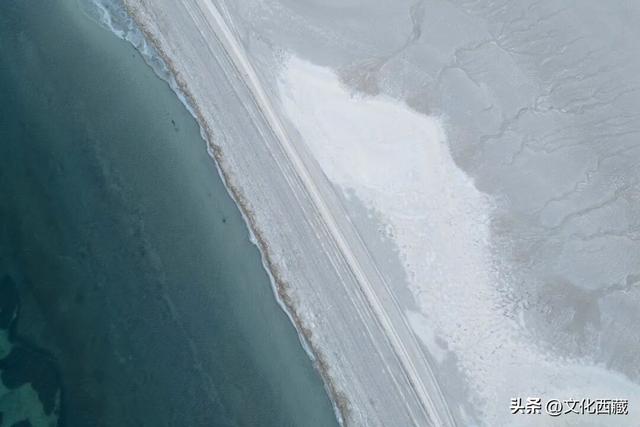 99%的人都错过的西藏最澄澈的湖泊！湖心冰裂瞬间太绝了！