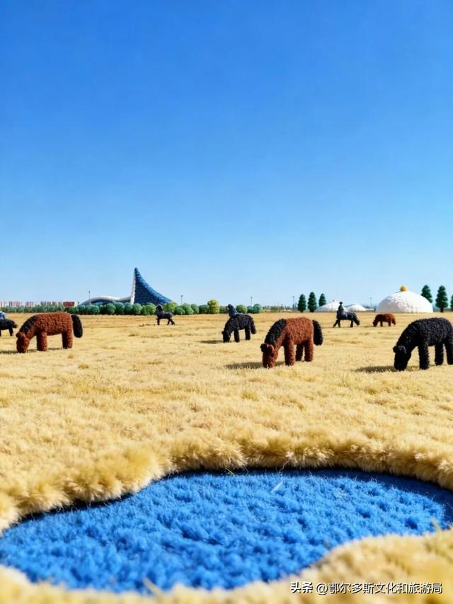 被🧶暖到！“穿”上毛绒绒的鄂尔多斯文化产业园也太治愈了....暖 huo huo！