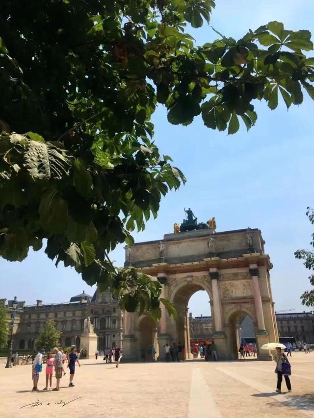 满街尿味，垃圾遍地，黑人特别多？巴黎真实面貌：浪漫滤镜碎一地