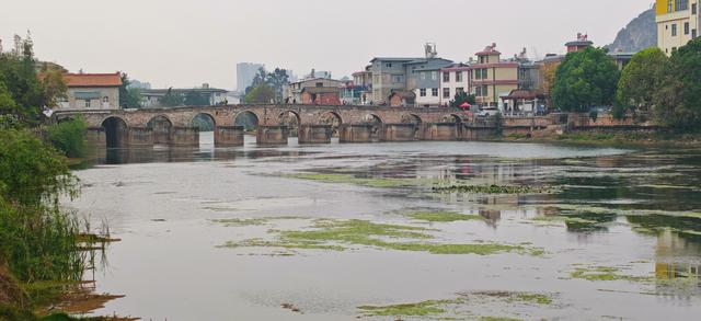 别只盯着都江堰！昆明藏了座“湖天锁钥”，200年古闸，晚霞鸥飞
