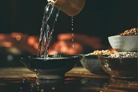 首位是水就非纯粮酒？白酒配料表“玄机”多，看懂少踩坑图片