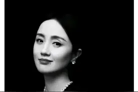 李乃文含泪指天，悼念挚友朱媛媛：今天是第7天，媛媛走好图片