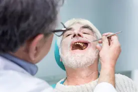 寿命长短，牙齿先知？60岁后，掉牙多的人活得久？告诉你答案图片