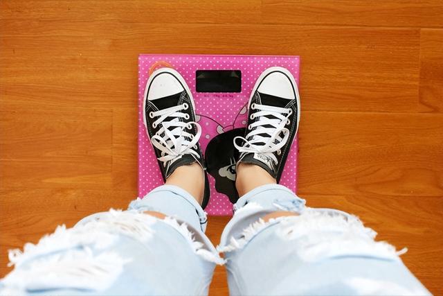 红斑狼疮早期有哪些信号？皮肤、关节、全身症状需警惕