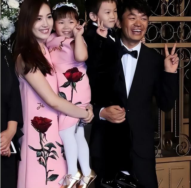 送走马蓉又迎来冯清，倒霉的王宝强，终究还是逃不过“女人坑”
