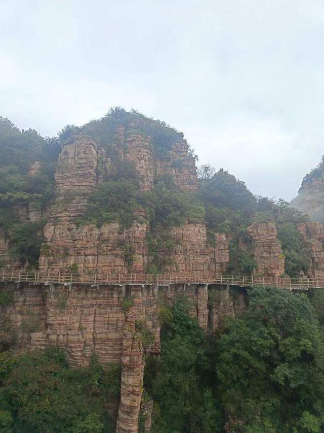 散文：雨中太行行