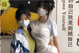“弟弟的女同学才初一，都这么早熟了吗？”哈哈哈:)图片