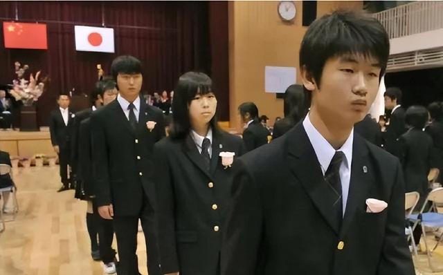 大量日本游客涌入北京，打着旅游幌子不去旅游不吃美食，为啥来？