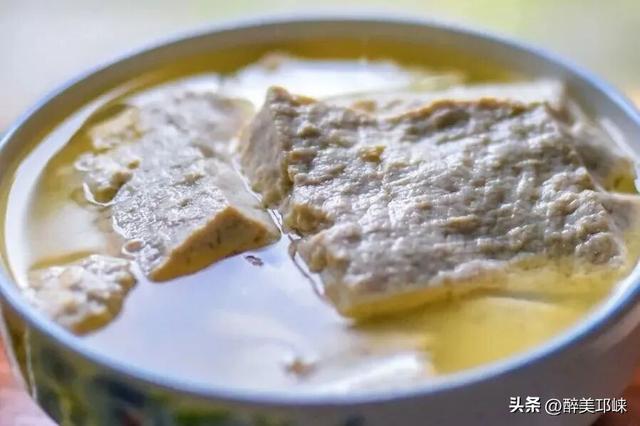 成都小众古镇藏不住！彩色吊脚楼超惊艳