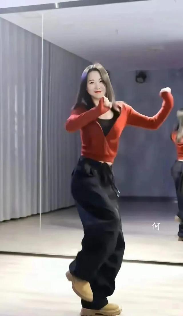贾玲减肥成功确实很漂亮，要不好多人都说胖子都是潜力股