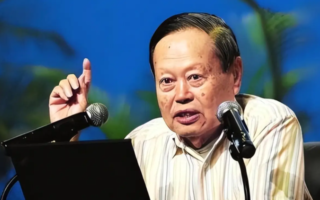 翁帆没想到，人情世故、江湖地位在杨振宁告别仪式上体现淋漓尽致