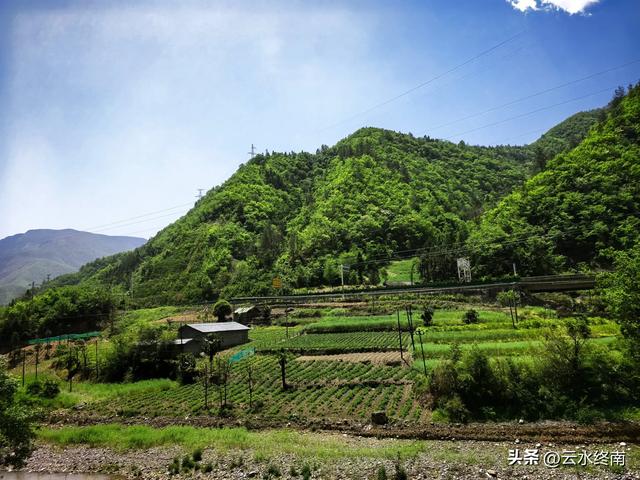 在中国“自然国心”鸡心岭，不但有大美山河，还有三省户籍的人家