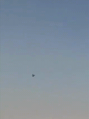 起飞前还在漏油！印度“光辉”战机迪拜坠毁，飞行员为何没跳伞？