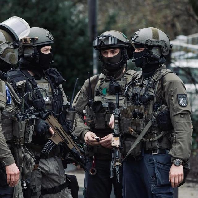 自相残杀？德国军队和警察闹乌龙，街头互相开火，一名士兵受伤