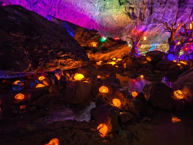 一车一人自驾游（三）：县乡道上遇大雾，山海洞景区不可低估的美