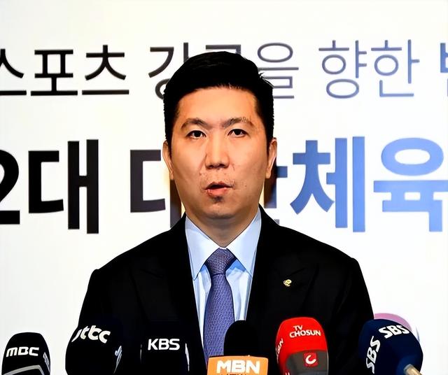 想打主力就必须陪睡，连女体能师都不放过，韩体坛有多恶心