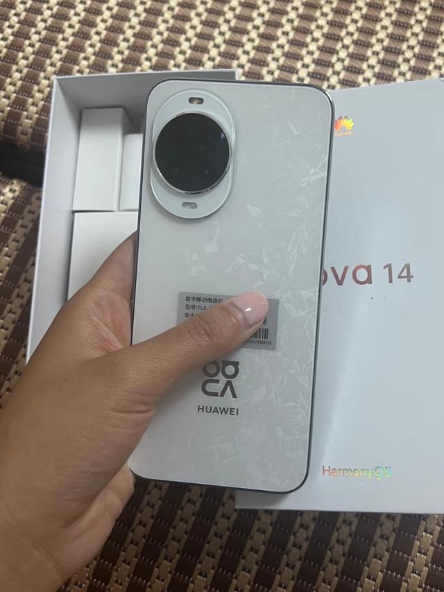 花2070买华为Nova14被吐槽不识货，还不如买Nova14 Ultra