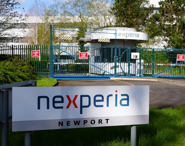 比荷兰还坏！英国要抢中国芯片工厂，手段比荷兰还卑劣