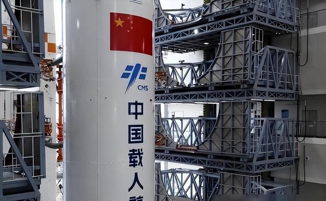 中美俄火箭最大推力差距断崖：美7130吨，俄仅4620吨，中国是多少