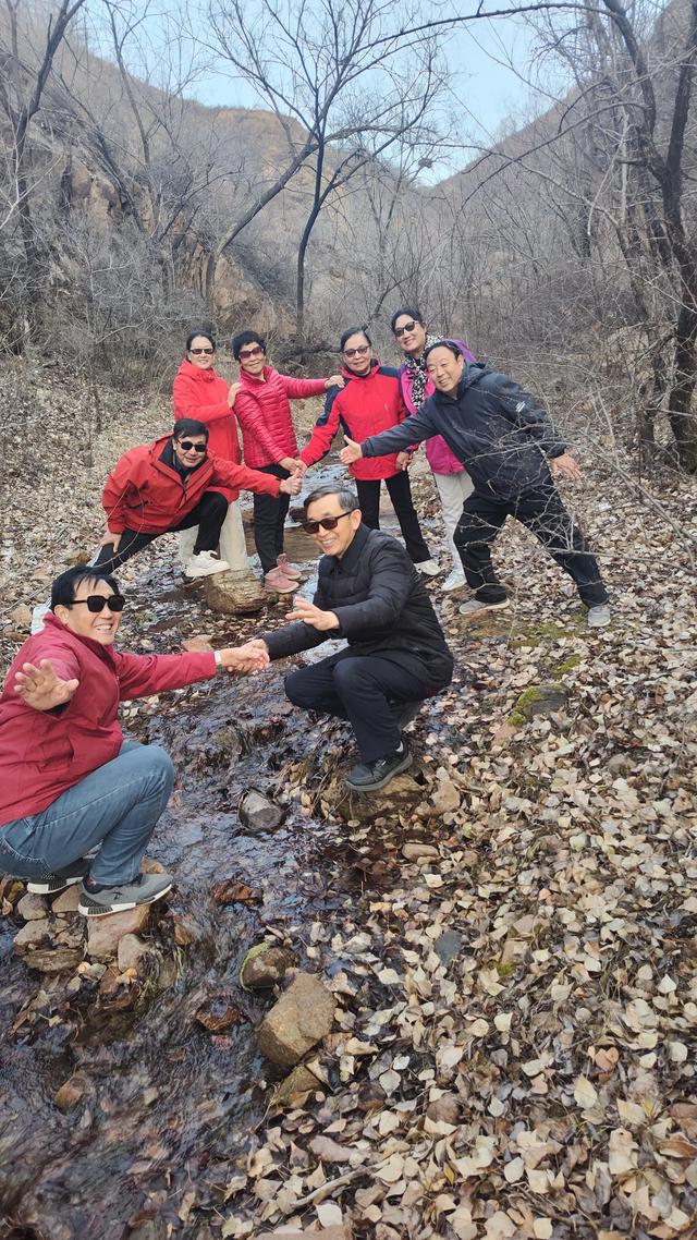 宣化瓦窑头水库芦苇成片，水天一色值得观看