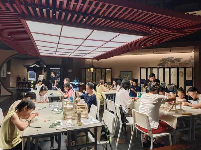 成都蜀锦织绣博物馆火爆“出圈”！成都青羊激活文旅消费“破圈”密码