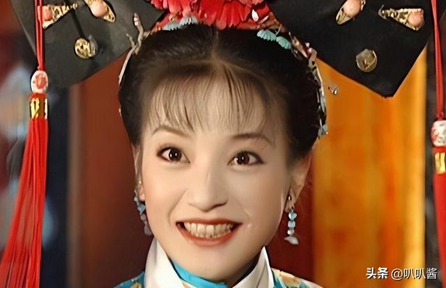 拔出萝卜带出泥！49岁赵薇近况被曝，原来圈内封杀只是冰山一角