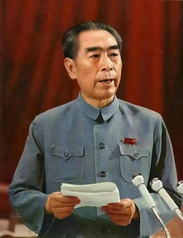 建国初乔冠华对李克农不尊敬，周恩来发脾气：真不知道几斤几两！