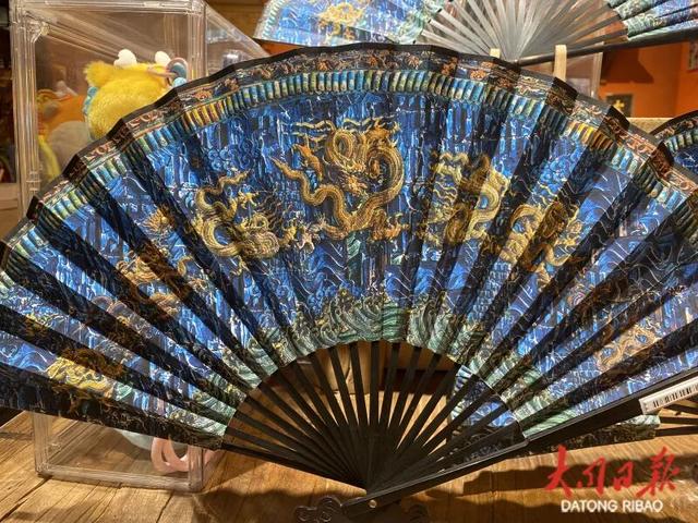 大同的九龙壁，被游客“打包带走”，奔赴四面八方