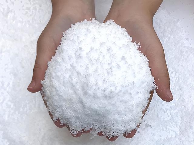 长白山"冷资源"逆袭"热产业"！粉雪撬动百亿市场，东北文旅崛起？