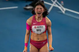 吴艳妮8秒01后原地怒吼庆祝 世界田联：她点燃全场赢得观众的心图片