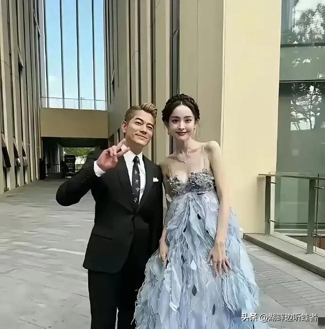 不怪郭富城忍不住跟她合照，作为一个女人，我都心动不已