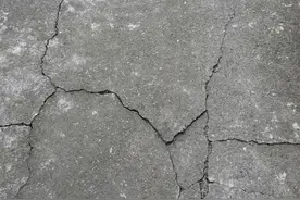 混凝土拆模太早太迟都不行 要想效果好还得按照这个方法图片