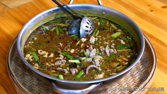 跟着AI游三江丨一口酸，一碗茶，一场宴，吃懂三江侗寨的人间烟火！