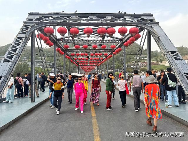兰州白塔山下的清末黄河铁桥