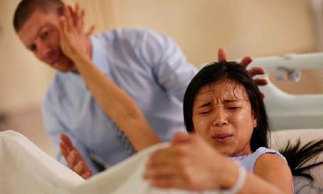广西产妇痛到飙脏话，一句话逗笑医生：老公，我出去就阉了你！
