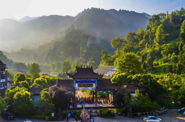 比成都好吃10倍！这座鲜有游客的川东小城，美食遍地，美景小众！