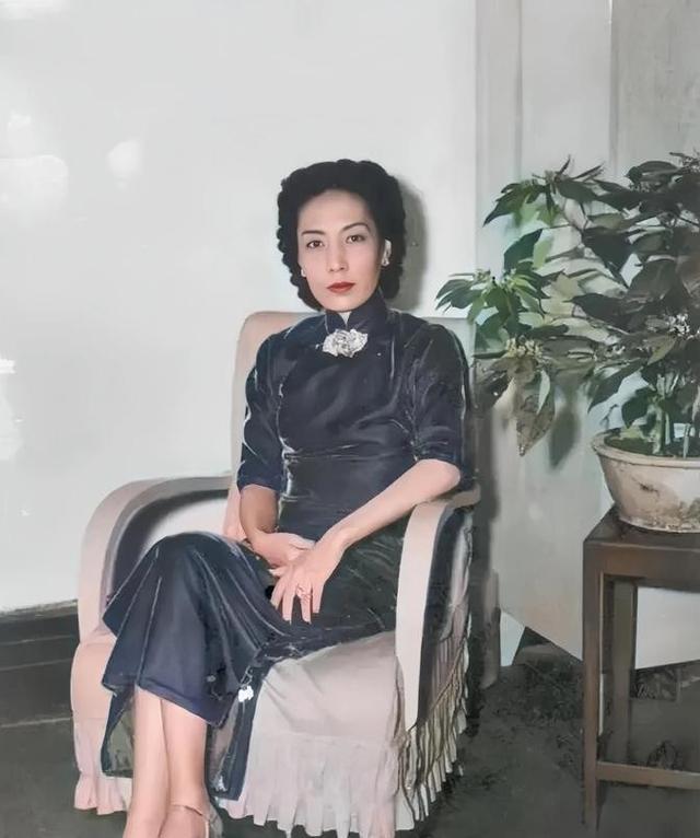 这就是杜月笙妻妾真实的样貌，并非演员扮演，货真价实的罕见照片