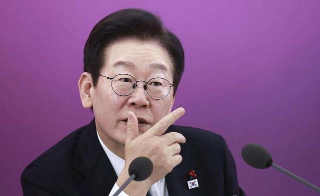 高市等到强援，李在明下总统令，对中国船只下手，要在苏岩礁硬刚