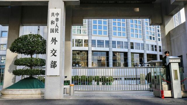 美军突然大举压境，一场大战在所难免？中国火速下场为老伙计撑腰