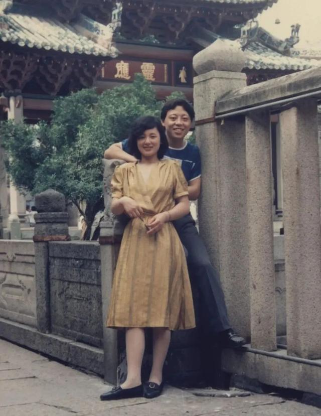“再不疯狂就老了！”患癌后他带着妻子开帆船环游世界，这才是真正的治愈之旅