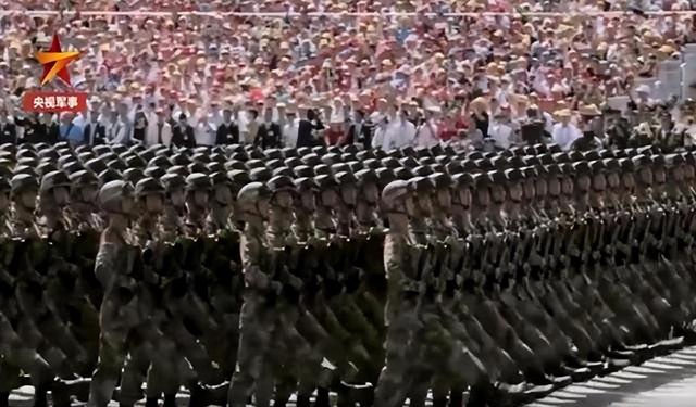 中国九三大阅兵在即，特朗普突然宣布，美国要再重新来一场阅兵