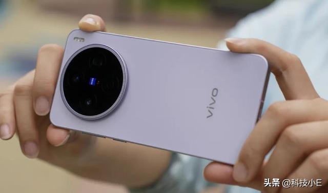 vivo开启降价模式，100倍变焦+IP69防水，直屏旗舰跌至3206元