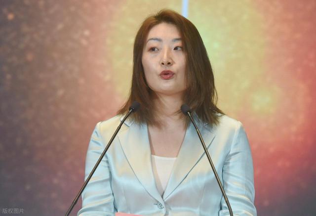 看了宗馥莉的最新发声，不禁感叹：杜建英确实斗不过宗馥莉！