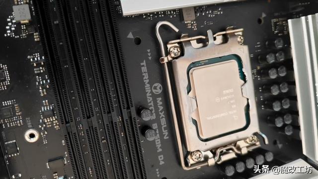 1000元100W低温低功耗12900KES3+400元DDR56000内存16G显卡防缩刚