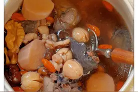 黑豆是天然灭火药，搭配这4样煮水喝，解决孩子脾胃亏虚图片