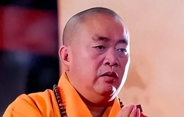 释永信被查后，令人担心的事就发生了！著名央视主持人受到牵连