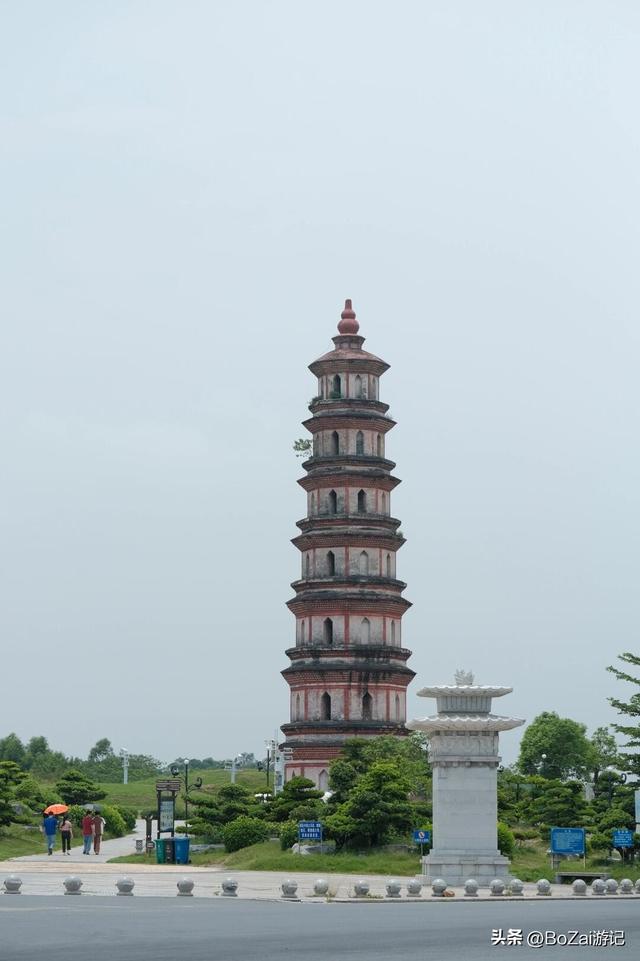 合浦地标大揭秘，明代文昌塔，在汉墓群边守望数百年的传奇